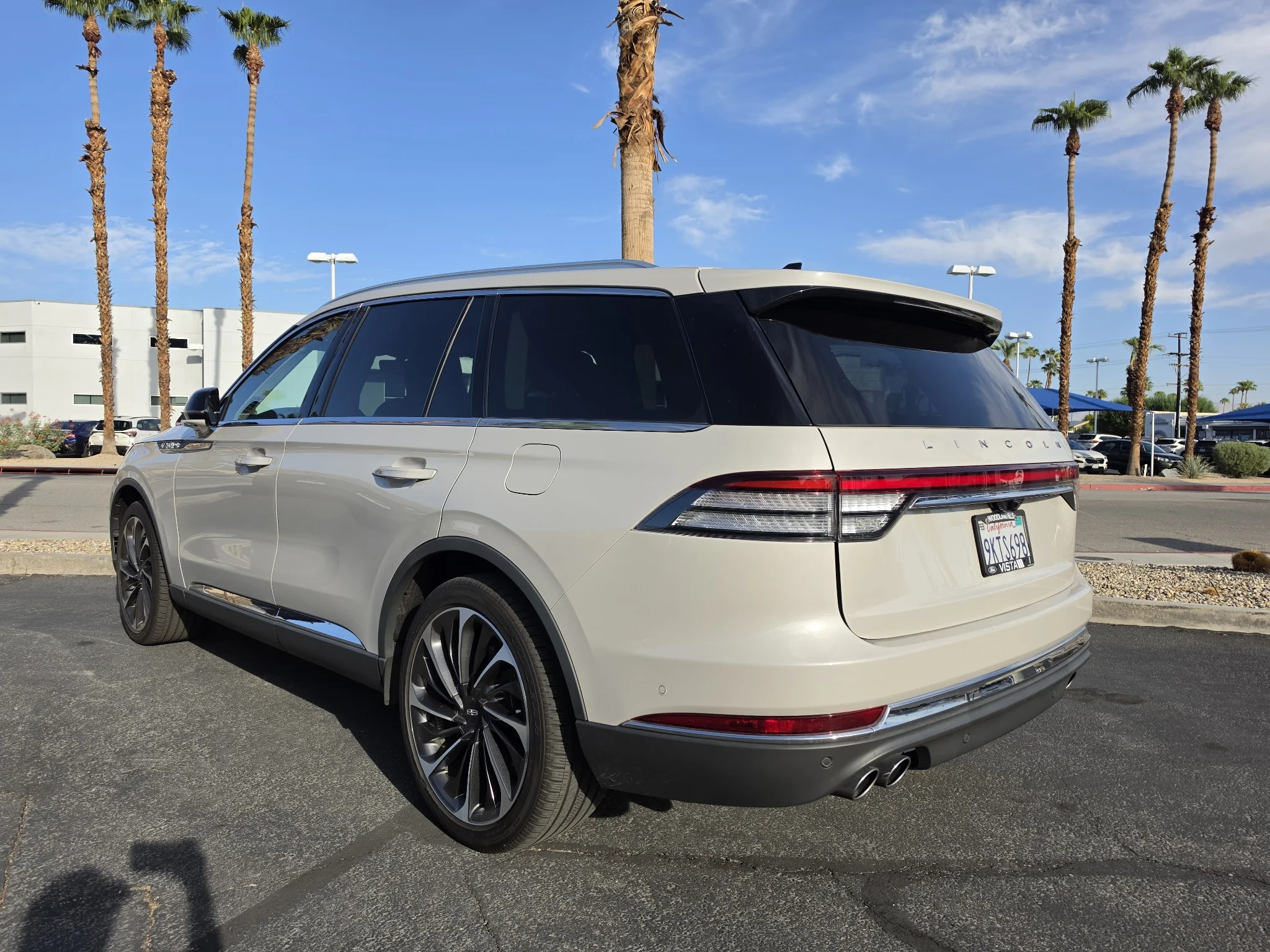 Used 2024 Ceramic Pearl Metallic Tri-Coat Lincoln Reserve image 3