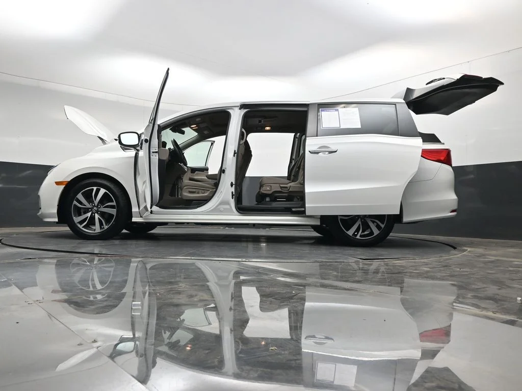 Used 2023  Honda Touring image 50