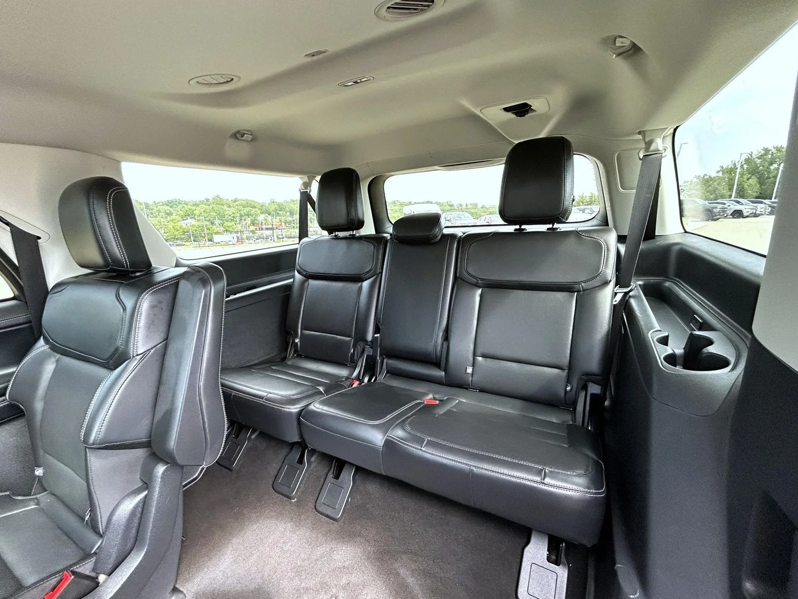 Used 2025 White Ford Platinum image 20