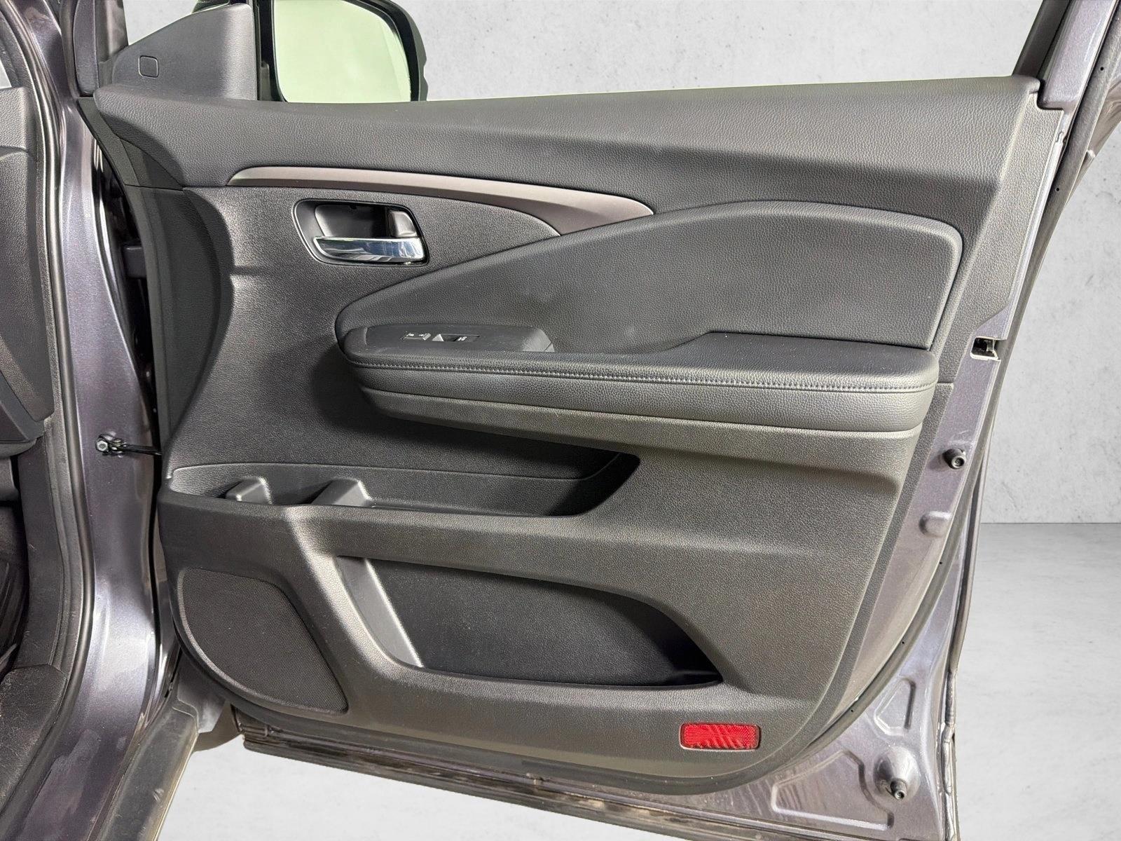 Used 2021  Honda EX-L image 15
