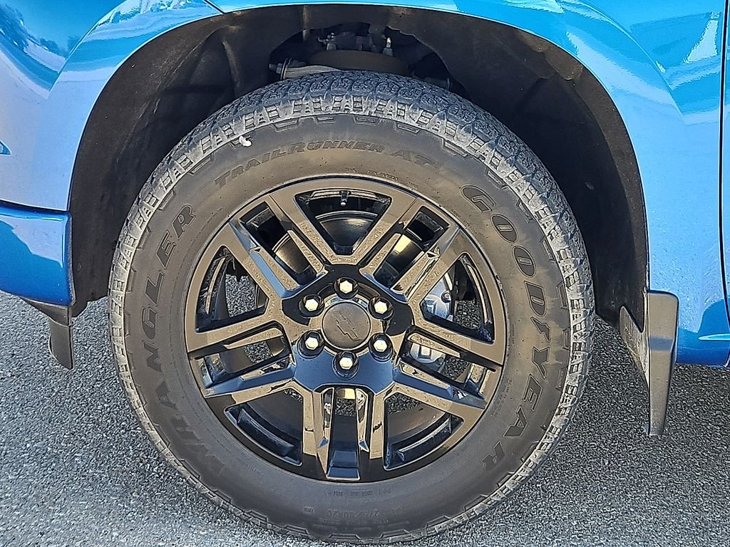 Used 2023 Blue Chevrolet Custom image 8