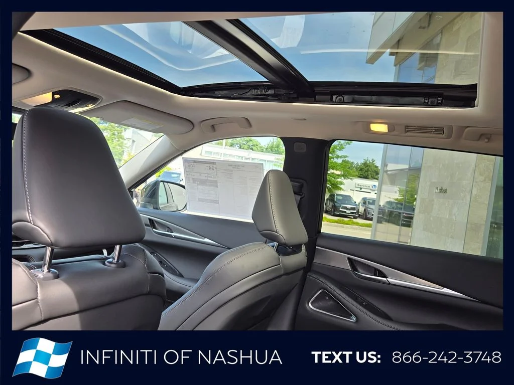 New 2027 DEEP EMERALD INFINITI Luxe AWD image 11