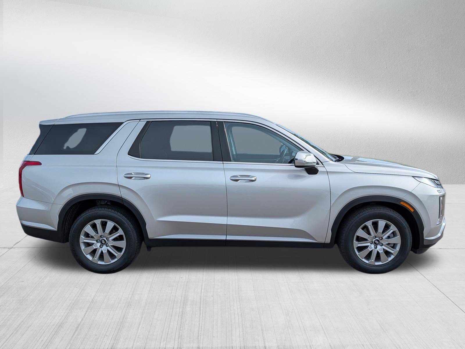 Certified Used 2025 Typhoon Silver Hyundai SEL image 8