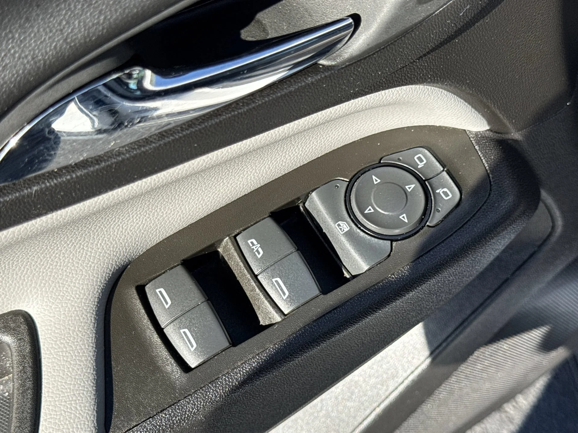 2024 Chevrolet Equinox LS - Photo 13