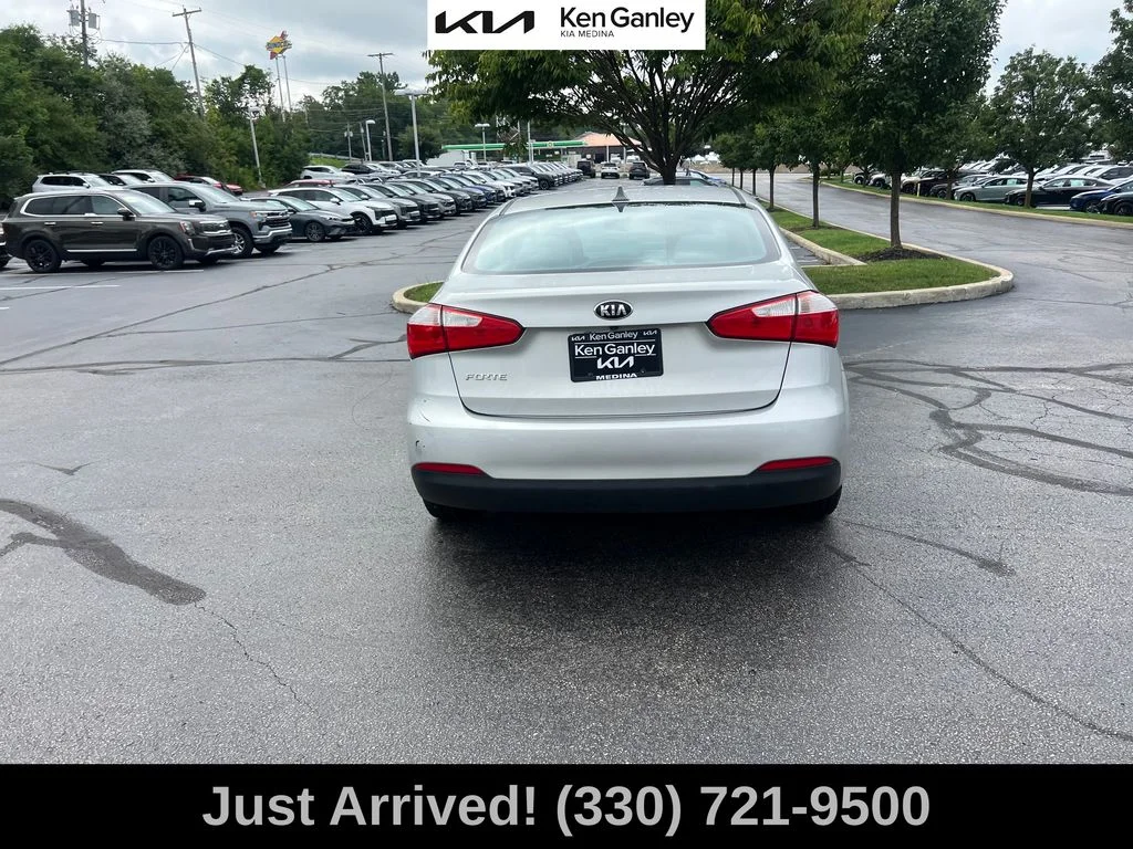 Used 2016 Silver Kia LX image 6