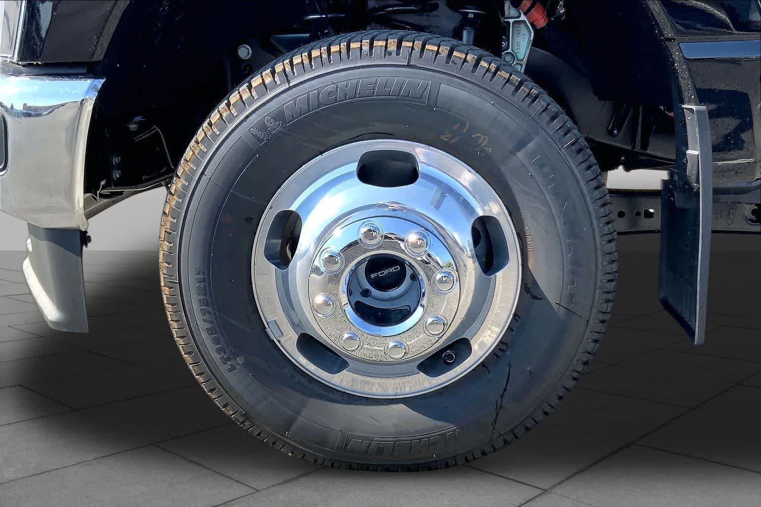 New 2026 Agate Black Metallic Ford F-350® King Ranch® image 8