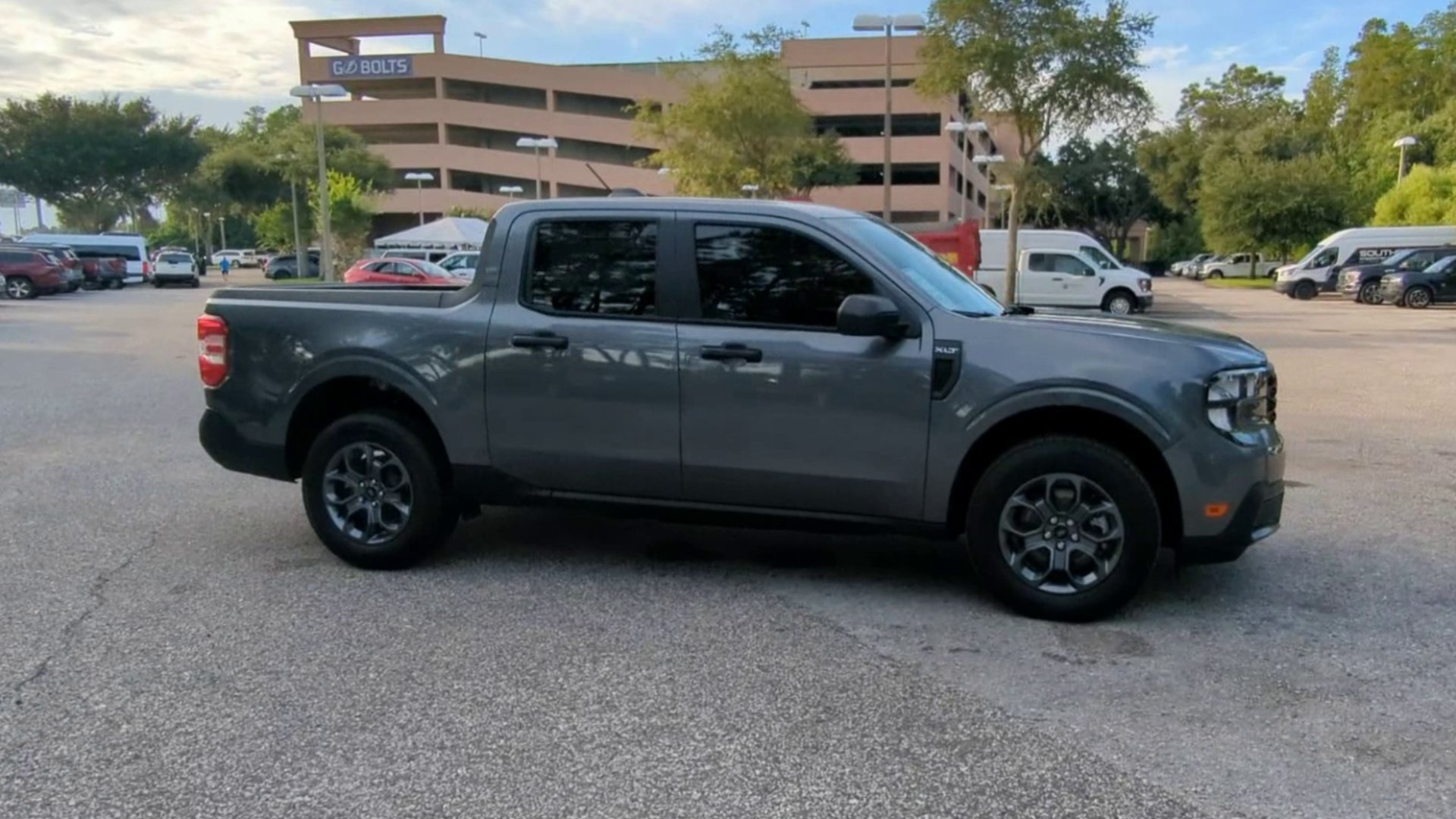 New 2026 Carbonized Gray Metallic Ford XLT image 31