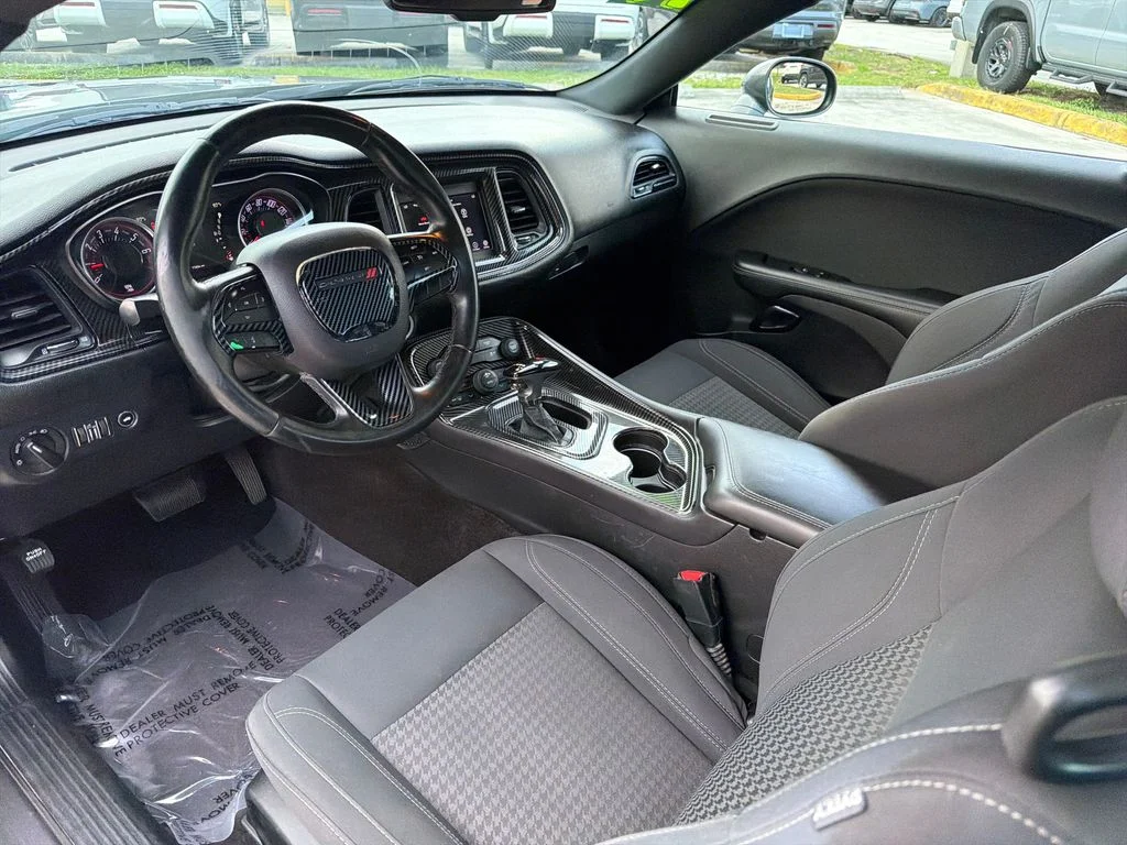 2019 Dodge Challenger SXT - Photo 11