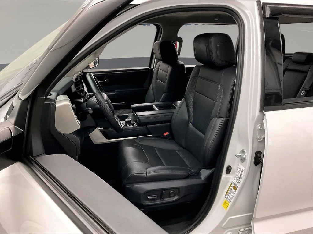 Used 2023 White Toyota SR5 image 31