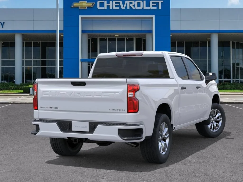 New 2026 Summit White Chevrolet Custom image 4