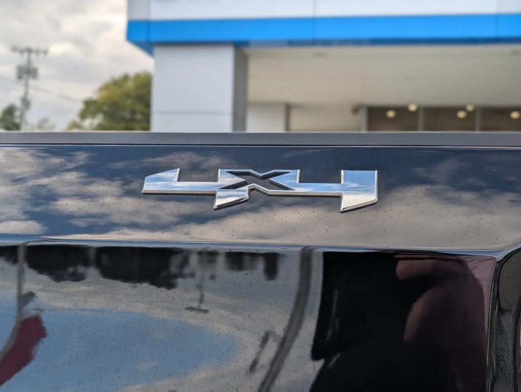 Used 2024 Black GMC SLT image 15