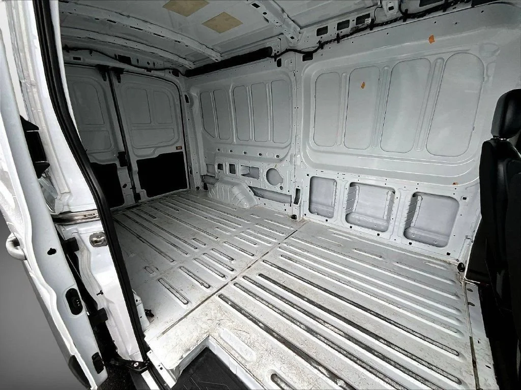 Used 2024 Oxford White Ford Base image 27