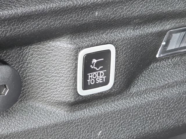 Used 2024 Baltic Gray Metallic Clearcoat Jeep Limited image 21