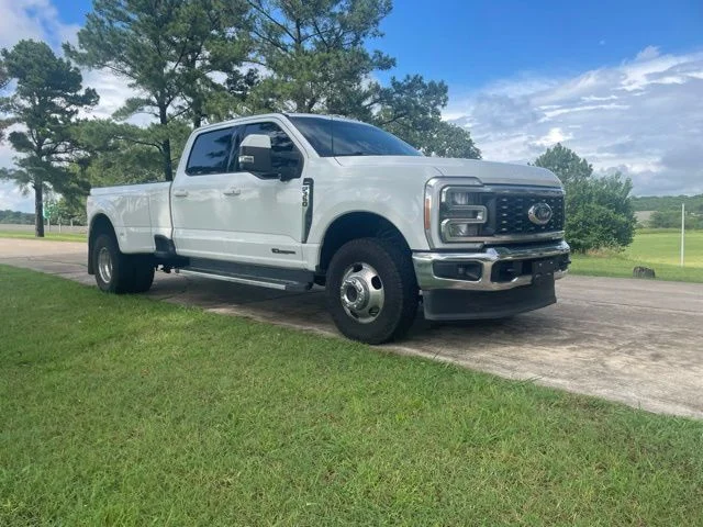 Used 2023 White Ford Lariat image 9