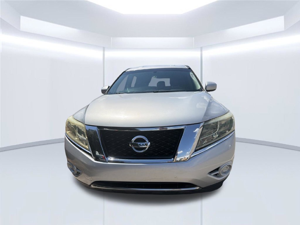 Used 2015 Silver Nissan S image 2
