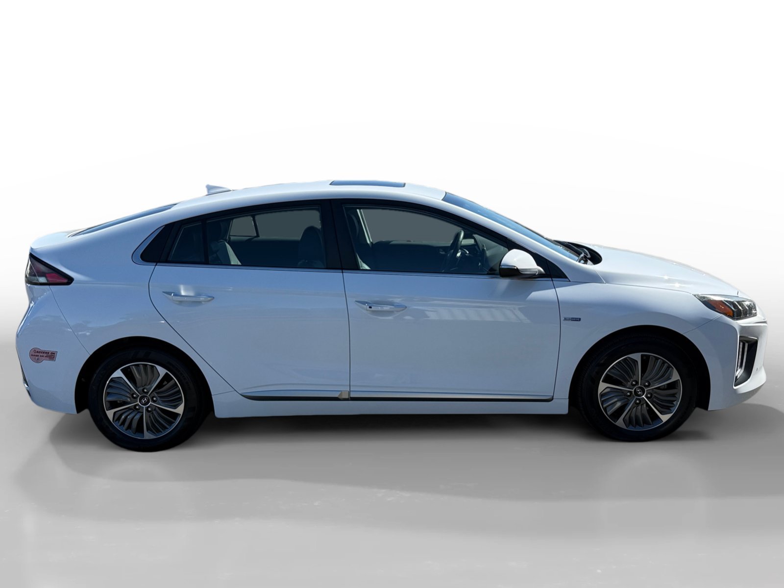 Used 2020 Ceramic White Hyundai Limited image 6
