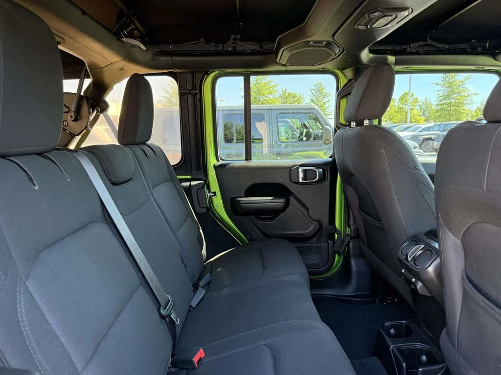 Used 2019 Green Jeep Unlimited Sport S image 16