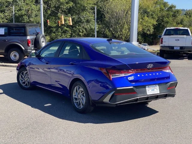 Used 2024 Blue Hyundai SEL image 29