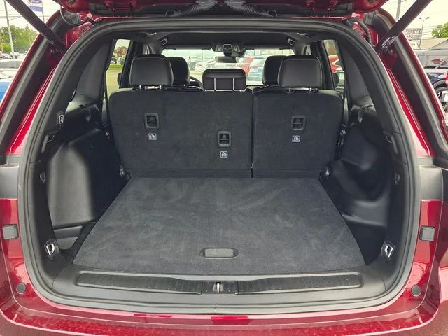 Used 2025 Red Jeep Altitude image 7