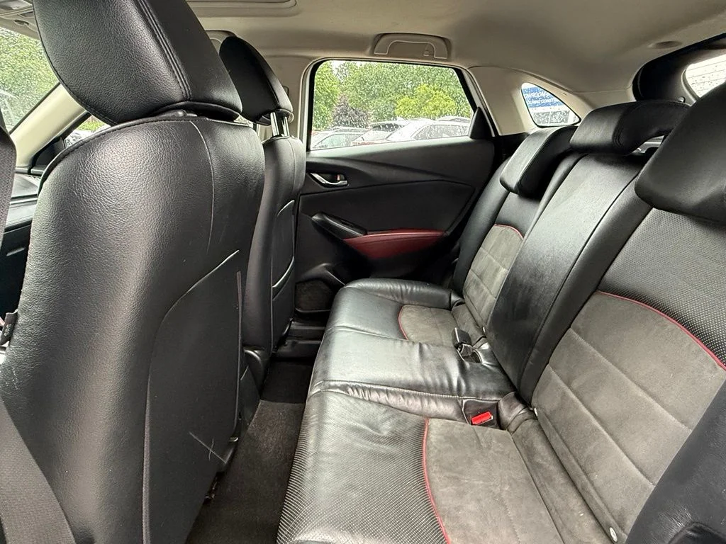 Used 2017 White Mazda Grand Touring image 26