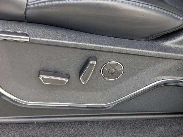 Used 2025 Silver Ford Platinum image 20