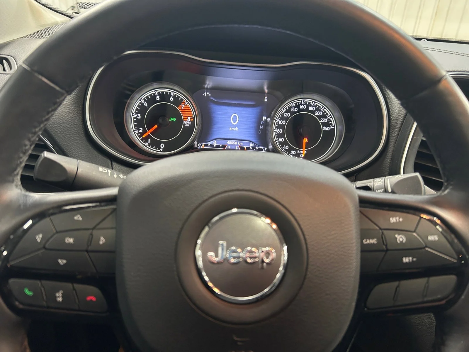 Used 2021 Hydro Blue Pearl Jeep ALTITUDE LEATHER ROOF LOW KMS image 21