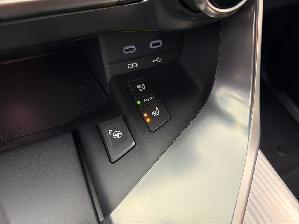 2026 Lexus LX 700h F-Sport - Photo 17