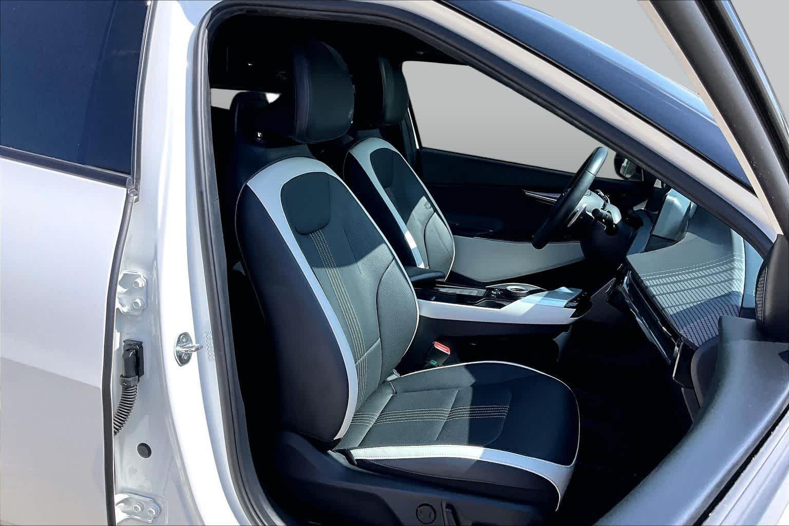 Used 2024 Snow White Pearl Kia GT-Line image 8