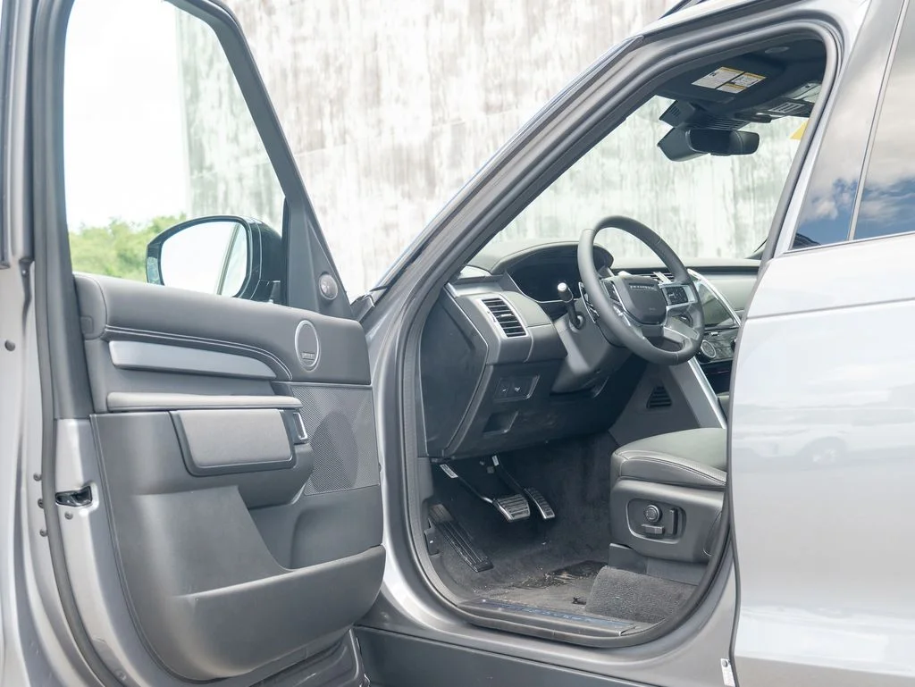 New 2026 Gray Land Rover Dynamic SE image 10