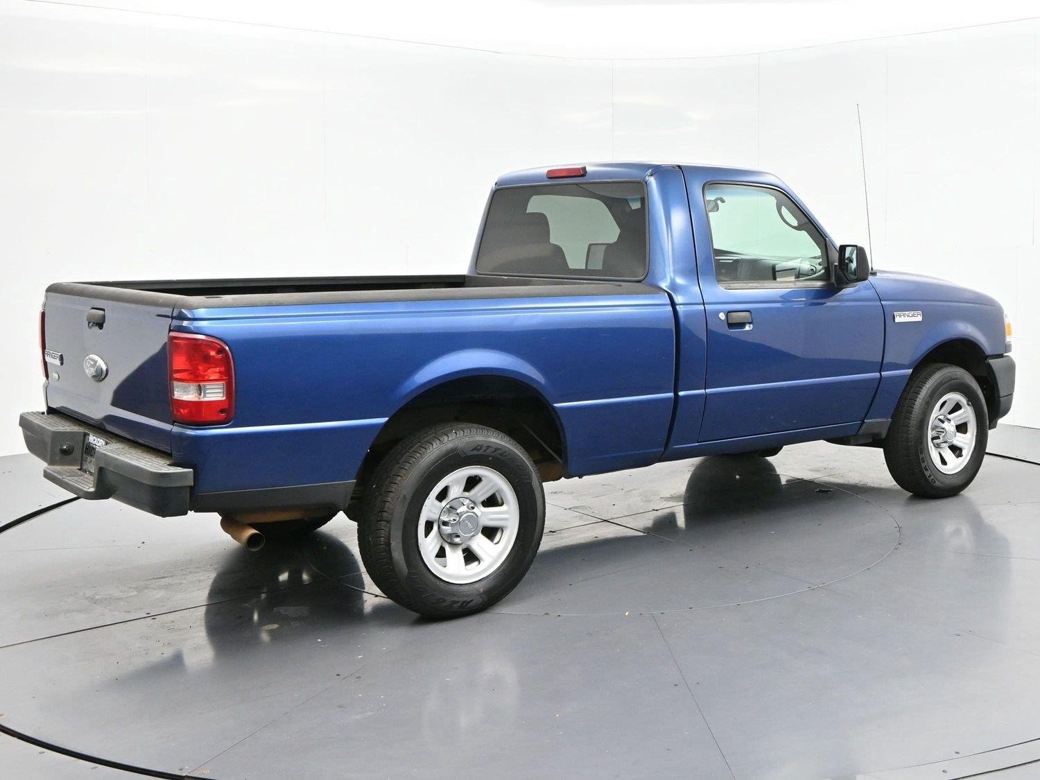 Used 2008  Ford XL image 7