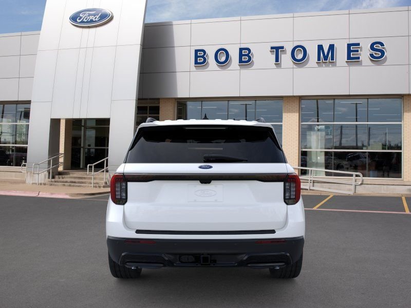 New 2026 Star White Metallic Tri-Coat Ford ST-Line image 6