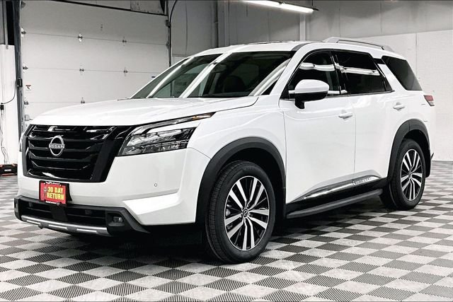 New 2025 Everest White Pearl Tricoat Nissan Platinum image 2