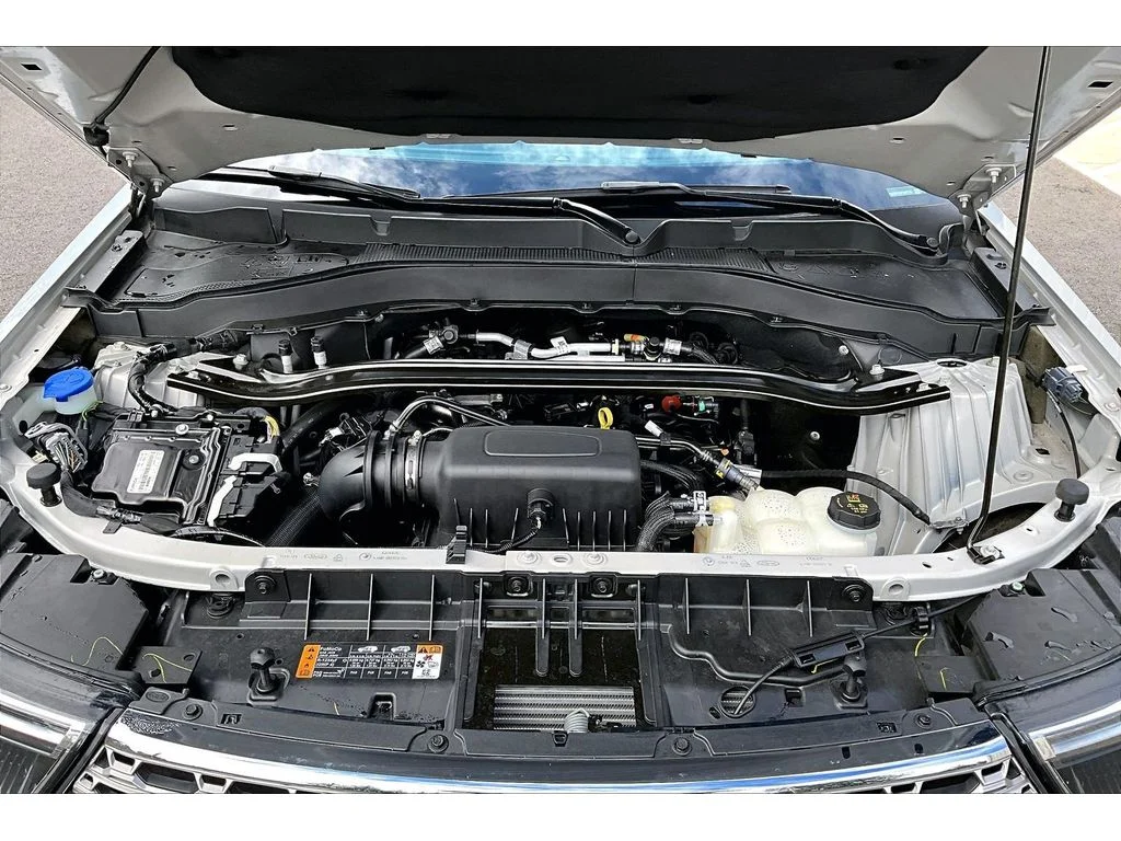 Used 2023 Iconic Silver Metallic Ford Limited image 10
