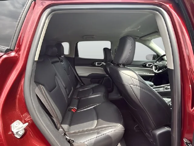 Used 2022 Red Jeep Limited image 10