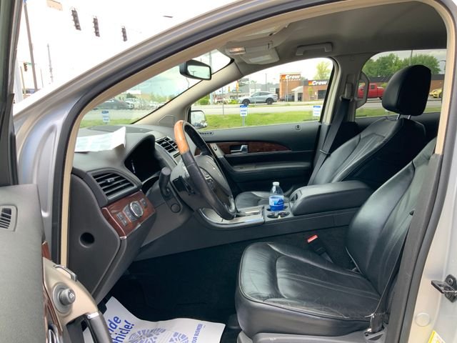 Used 2014 Silver Lincoln Base image 15