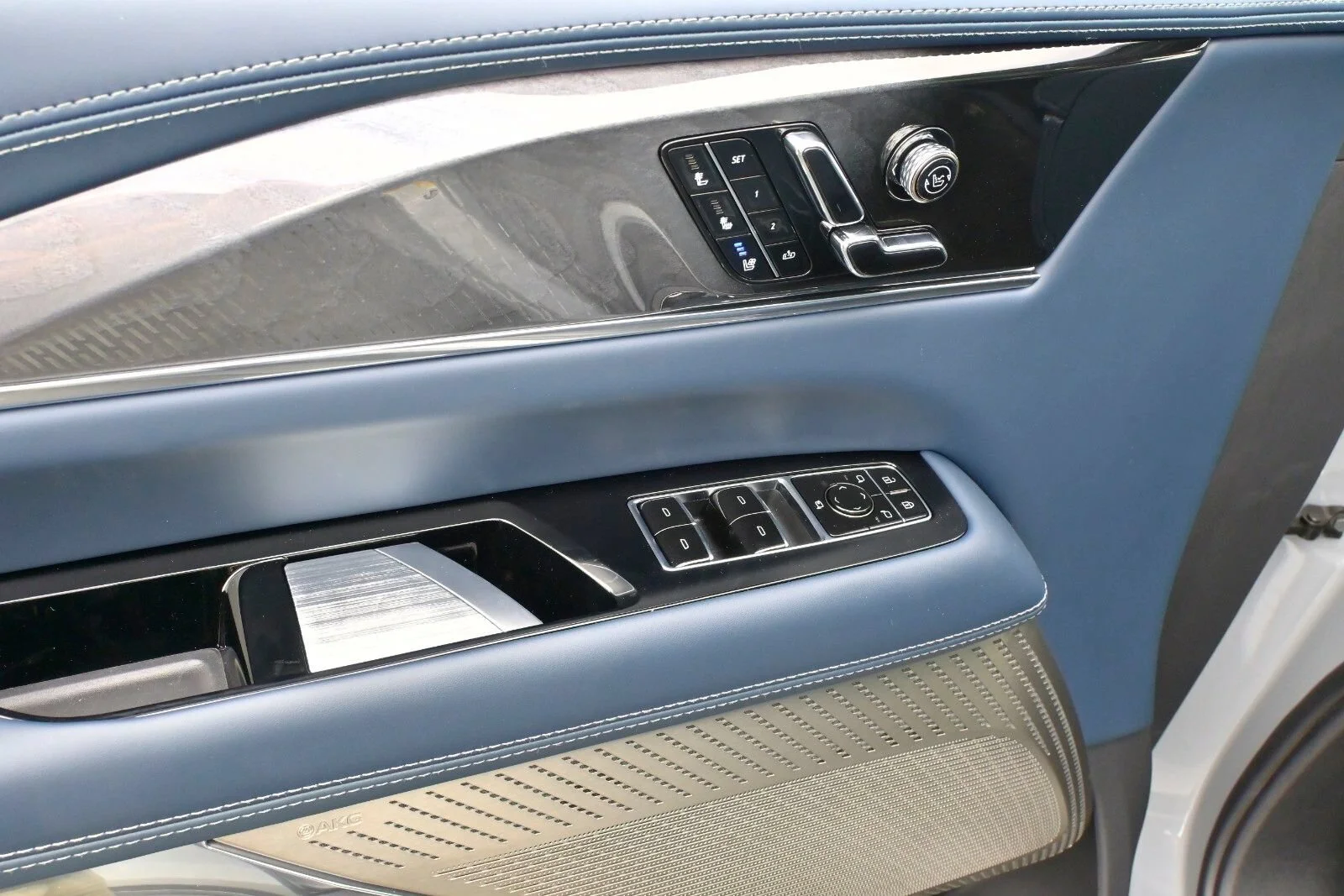 2026 Cadillac Escalade IQL Premium Sport - Photo 39