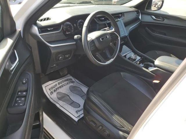 Used 2023 White Jeep Altitude image 12