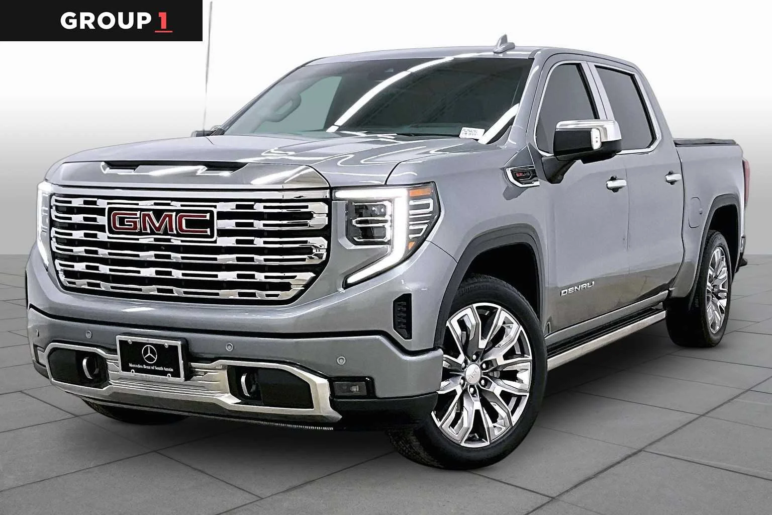 2023 GMC Sierra 4WD Crew Cab Short Box Denali's photo