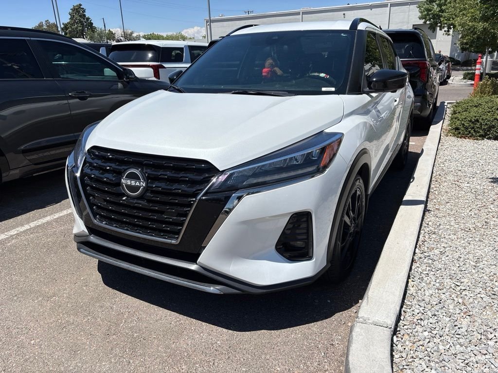 Used 2023 White Nissan SR image 3