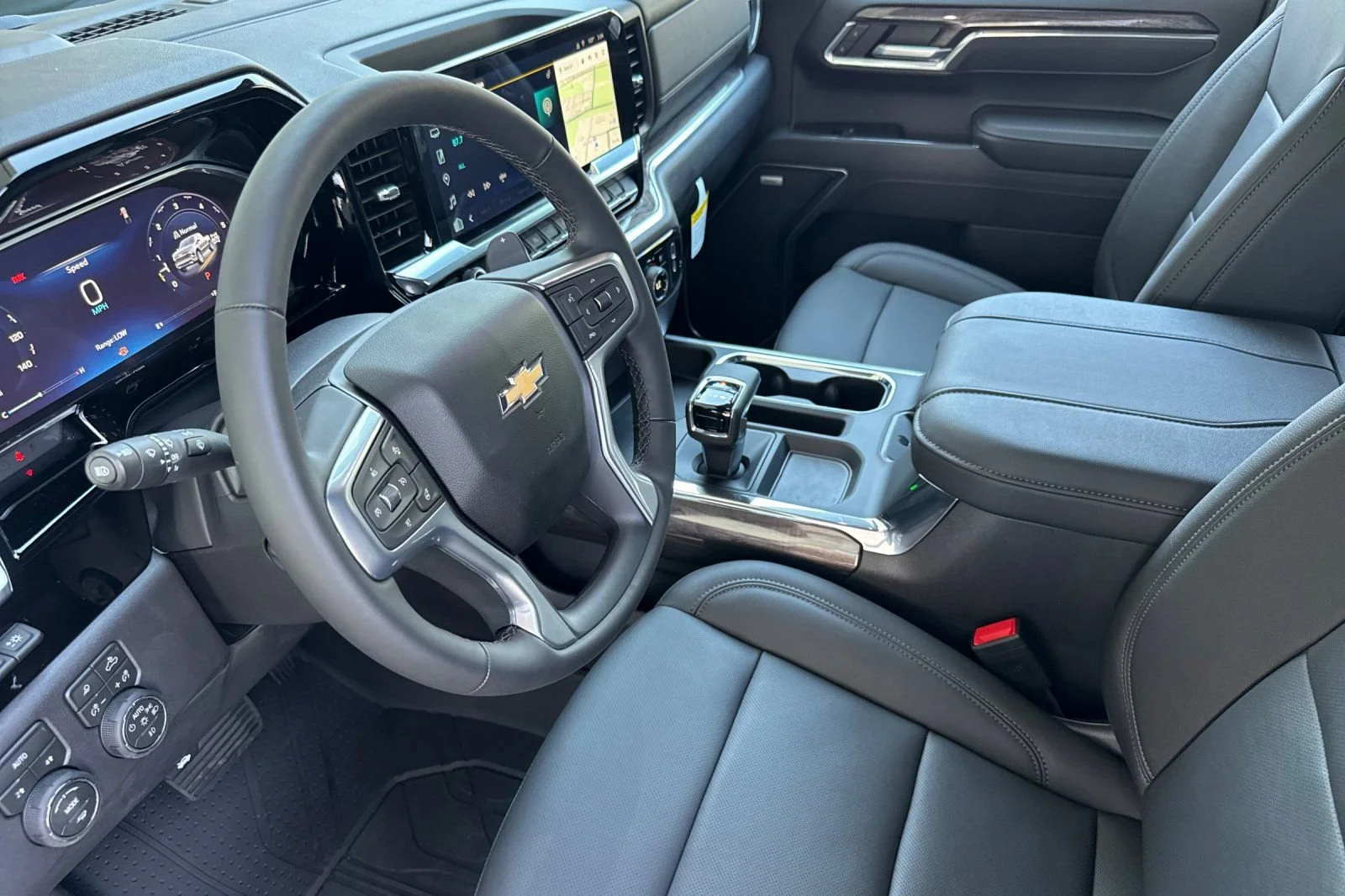 2026 Chevrolet Silverado 1500 LTZ - Photo 9