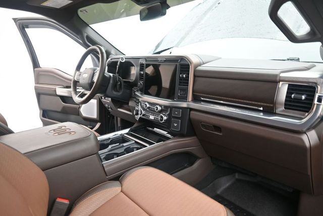 Used 2025 Brown Ford King Ranch image 32