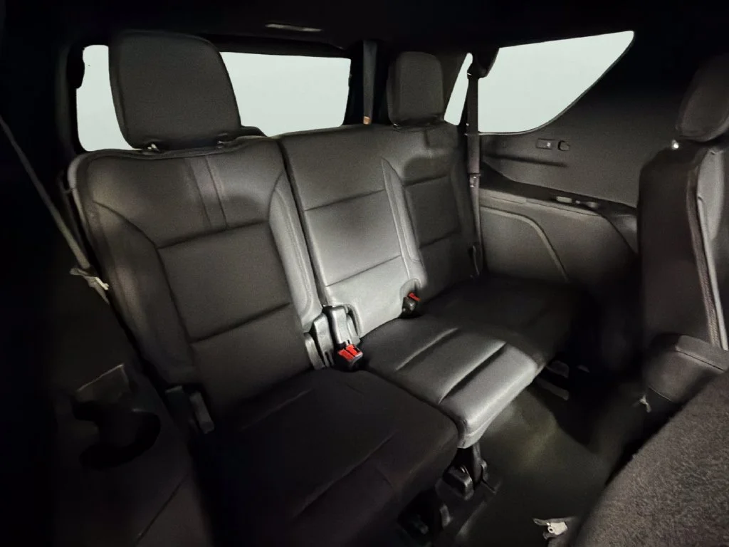 Used 2023 IRIDESCENT PEARL TRICOAT Chevrolet RST image 33
