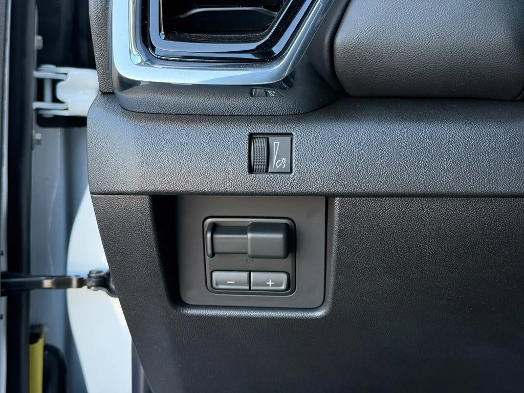 New 2026 Summit White GMC Elevation image 27