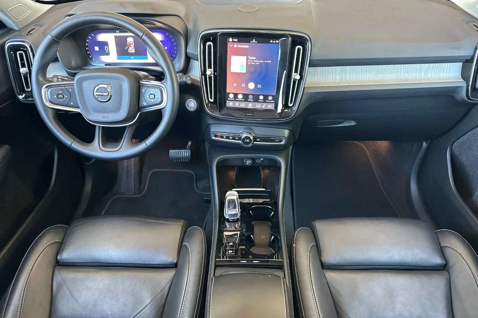 Used 2023 Green Volvo Plus Dark Theme image 13