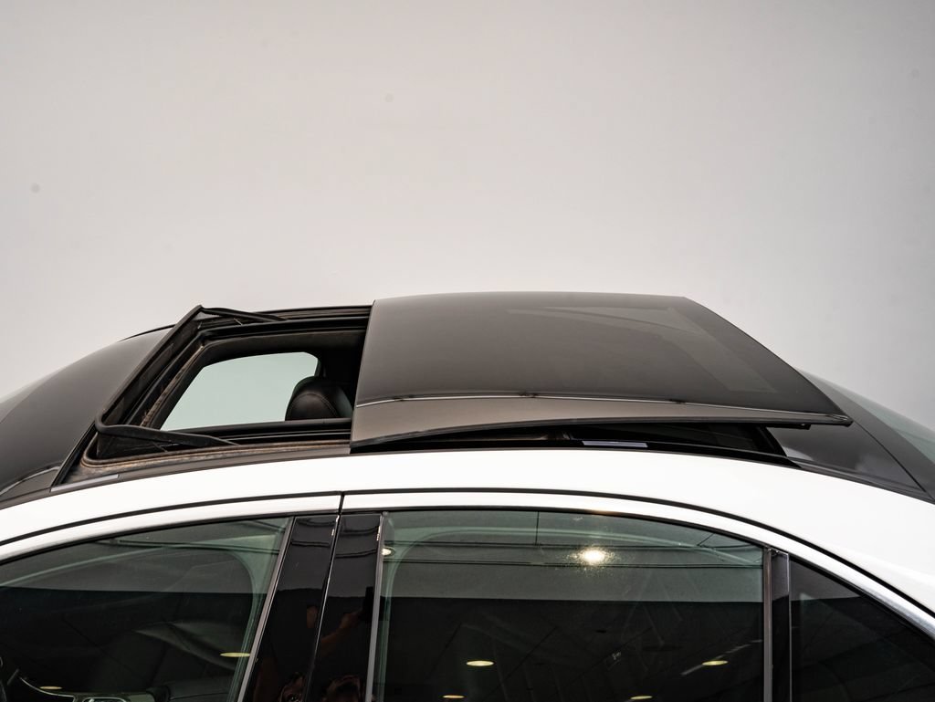 Used 2018 White Mercedes-Benz C 300 image 14
