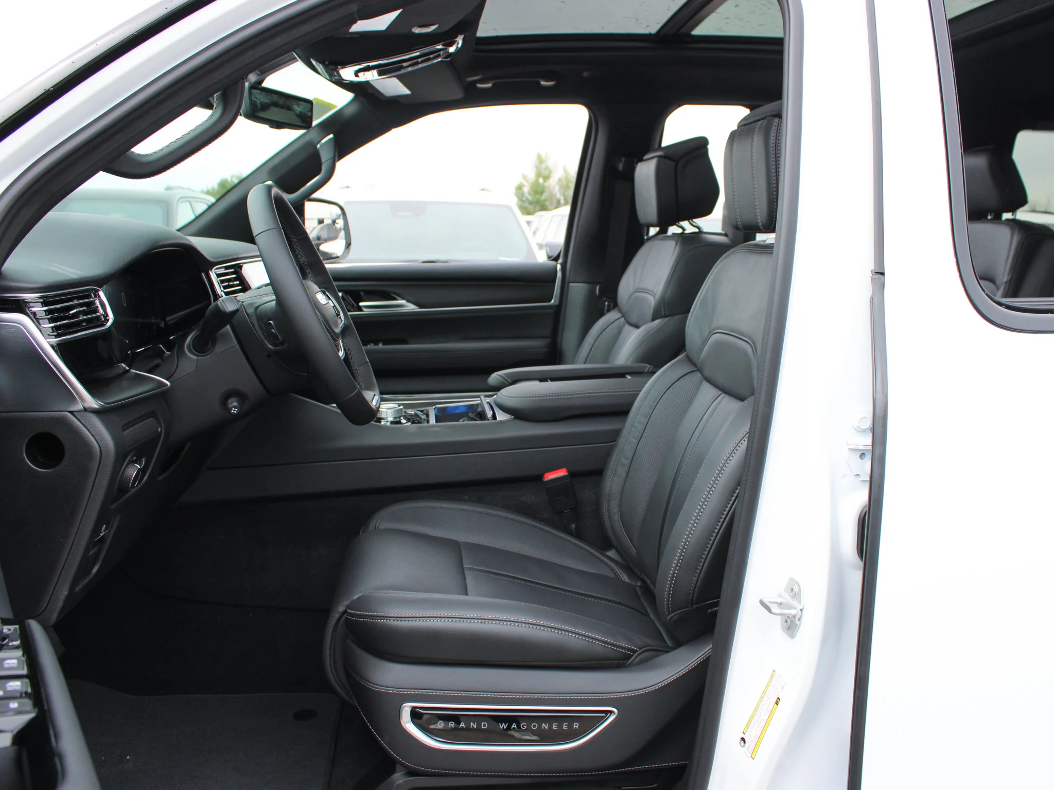New 2026 White Jeep Summit Obsidian* image 11