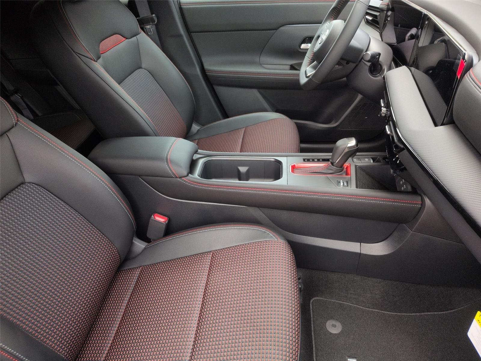New 2026 Gun Metallic / Scarlet Ember Tintcoat Two-tone Nissan SR image 36