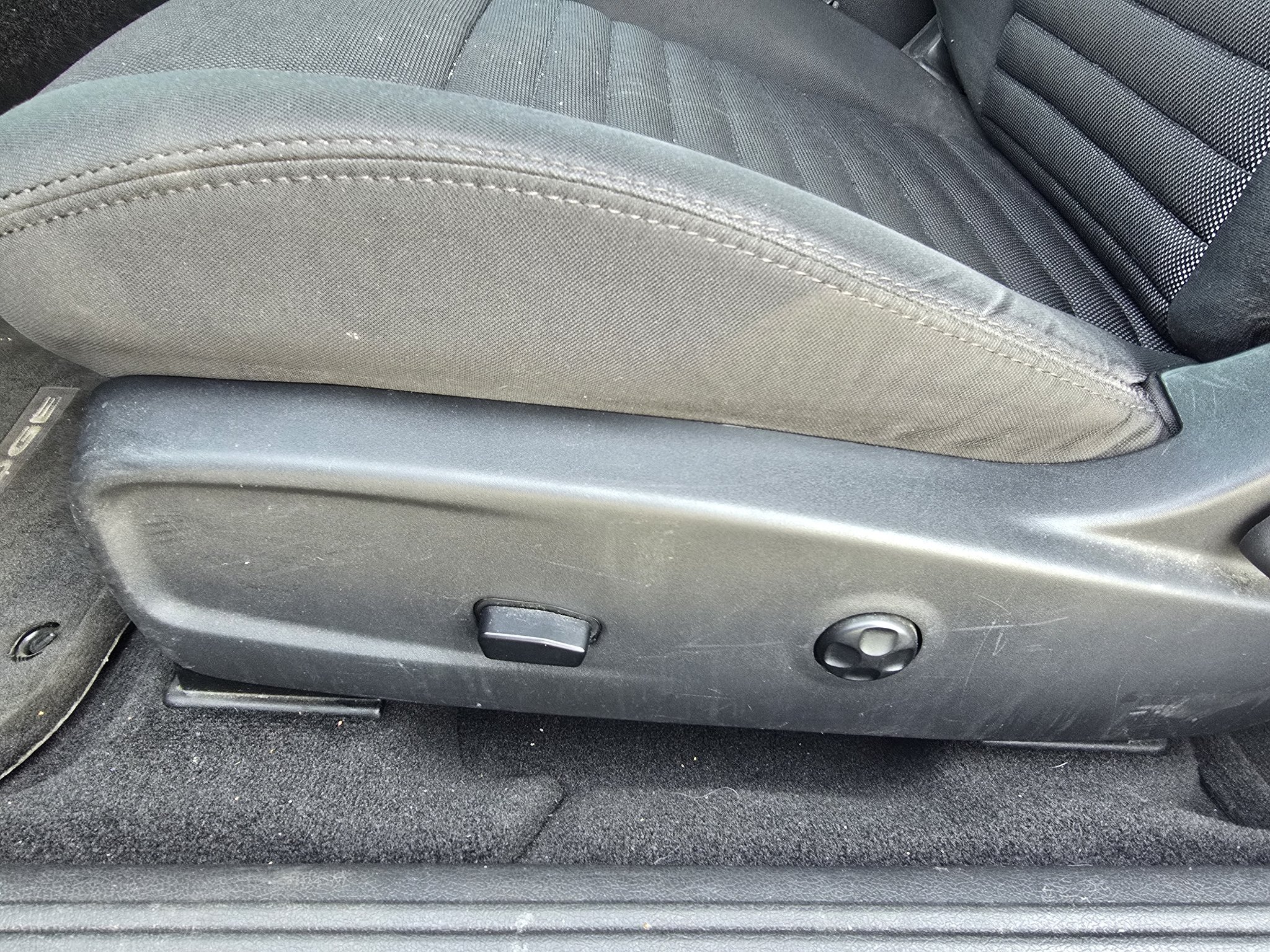 Used 2013 Gray Dodge R/T image 13