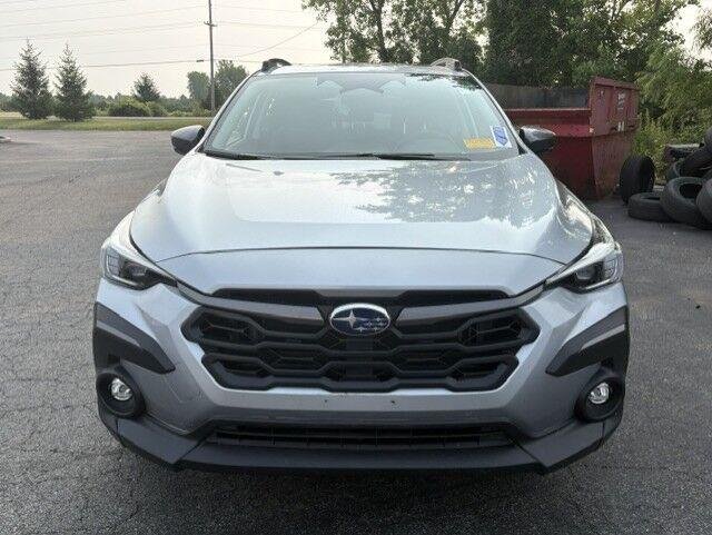 Used 2024 Ice Silver Metallic Subaru Limited image 4