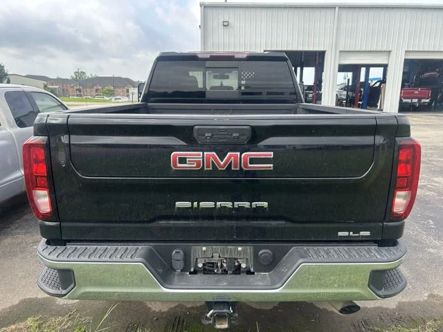 Used 2022 Onyx Black GMC SLE image 4
